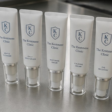 Customized cosmetic tubes for colour cosmetics